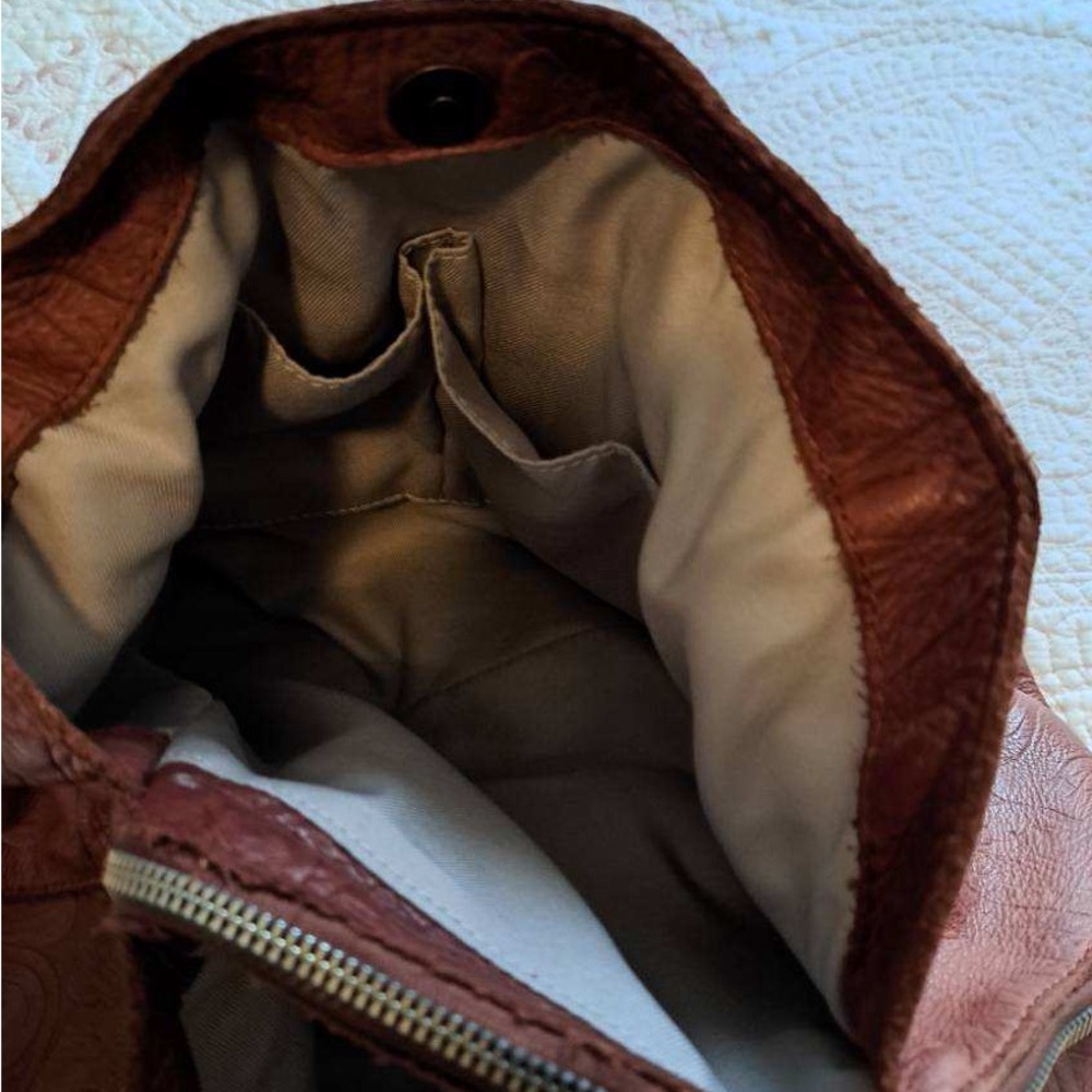 Elegant Brown Tooled Leather Shoulder Bag - Picture 9 of 13